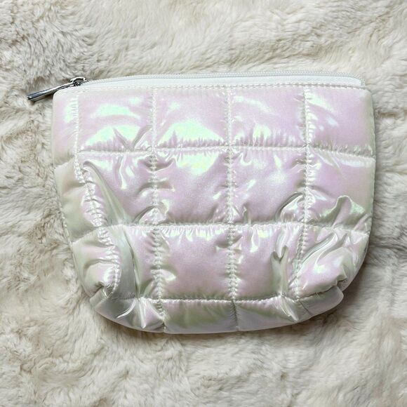 Go Dash Dot Iridescent Puffle Makeup Bag - Picture 2 of 5